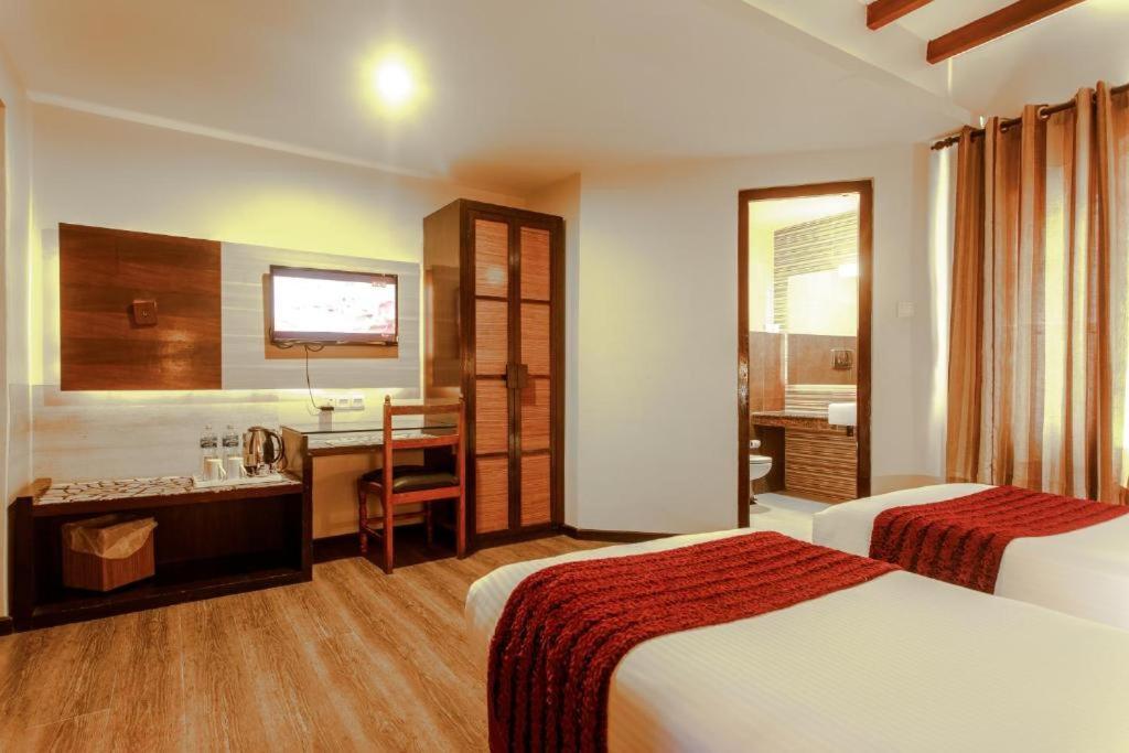The Lakeside Retreat By Ime Hospitality Pvt Ltd Pokhara Exteriör bild