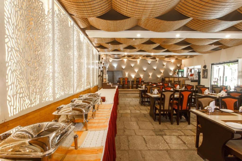 The Lakeside Retreat By Ime Hospitality Pvt Ltd Pokhara Exteriör bild